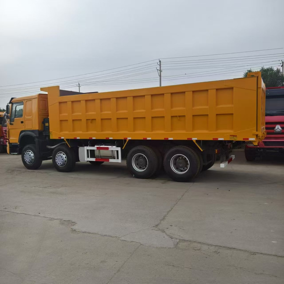 SINOTRUK howo 371 8x4 dump truck - Autocarro ribaltabile: foto 5 SINOTRUK howo 371 8x4 dump truck - Autocarro ribaltabile: foto 5