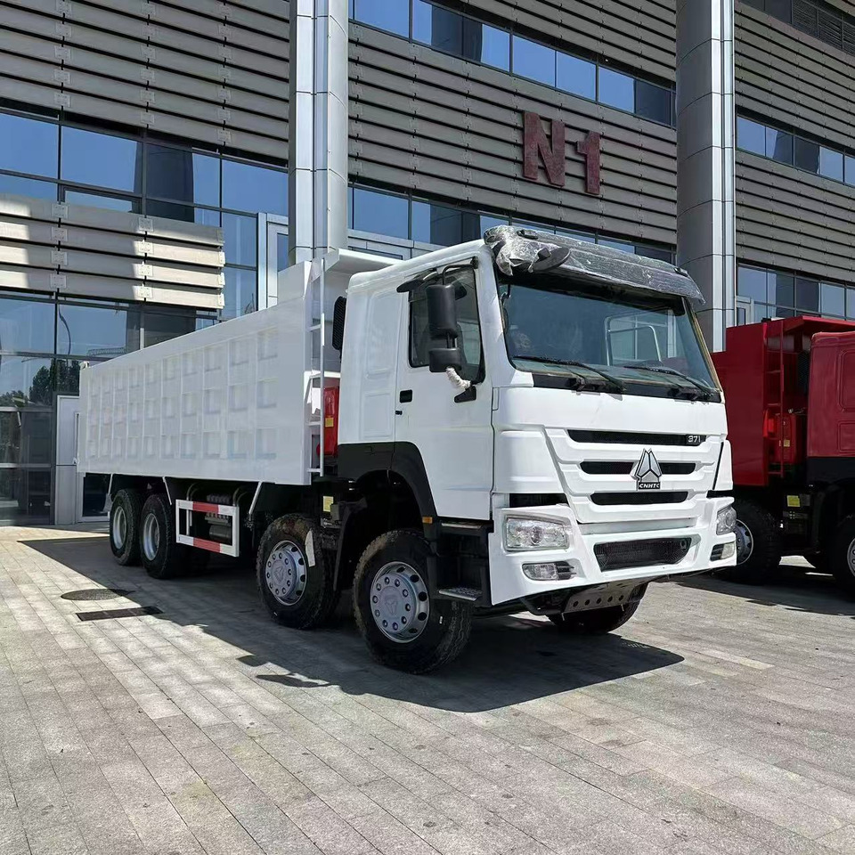 SINOTRUK howo 371 8x4 dump truck - Autocarro ribaltabile: foto 4 SINOTRUK howo 371 8x4 dump truck - Autocarro ribaltabile: foto 4