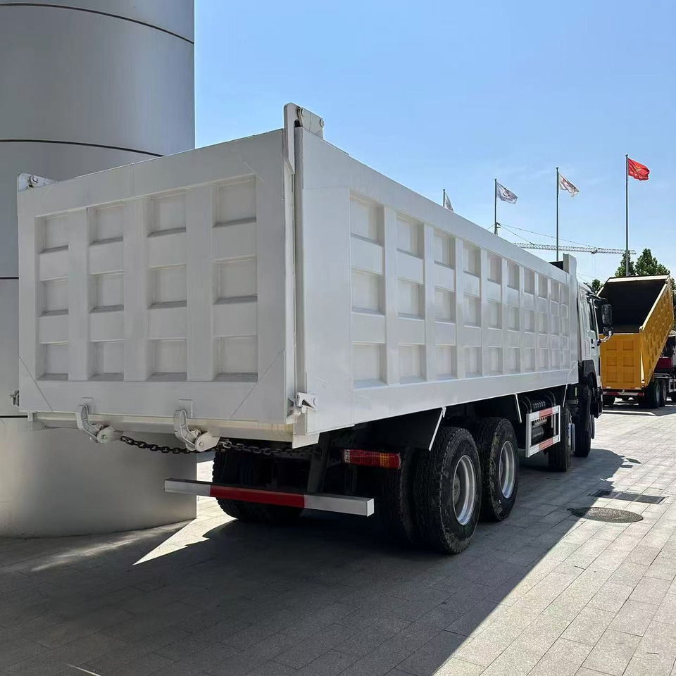 SINOTRUK howo 371 8x4 dump truck - Dumper: foto 2 SINOTRUK howo 371 8x4 dump truck - Dumper: foto 2