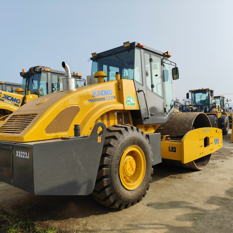 XCMG XS223J used road roller low hours factory price - Rullo compattatore/ Rullo compressore: foto 3 XCMG XS223J used road roller low hours factory price - Rullo compattatore/ Rullo compressore: foto 3