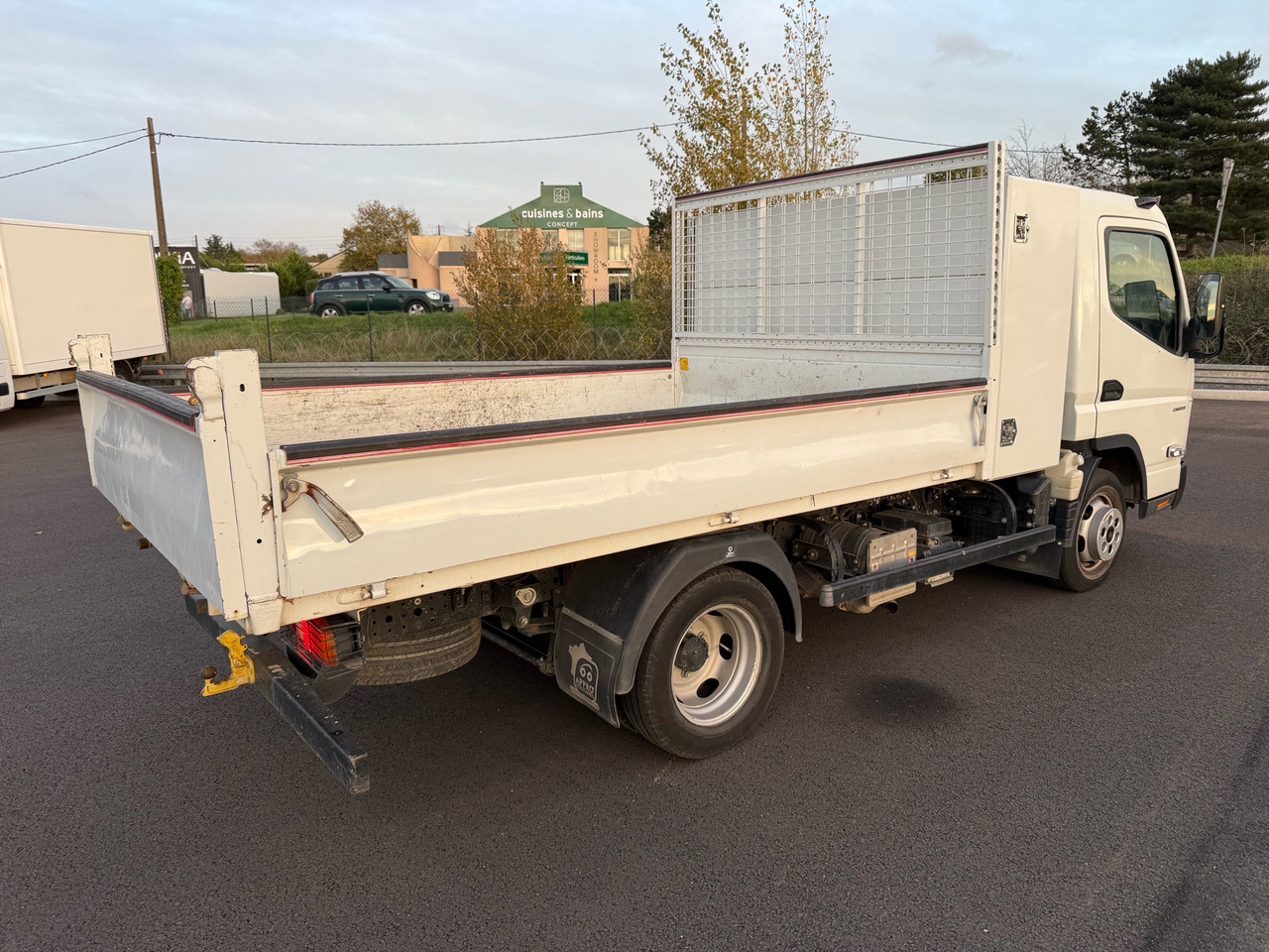 Mitsubishi Canter Fuso - Furgone ribaltabile: foto 4 Mitsubishi Canter Fuso - Furgone ribaltabile: foto 4