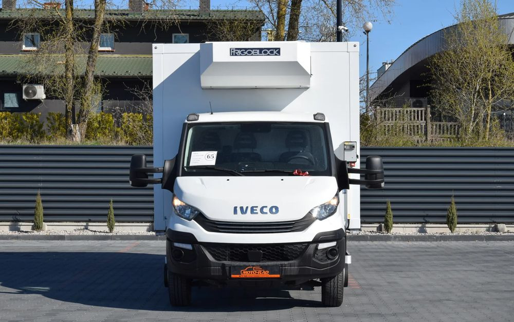 Iveco DAILY 70C18 / 3.0 - 180 KM / AUTOMAT HI-MATIC / 3 OSOBY / CHŁODNIA - MROŹNIA 4,55 M / AGREGAD FRIGOBLOCK / WINDA SORENSEN / KLIMA / TEMPOMAT / KAMERA COFANIA / REGULOWANE ZAWIESZENIE / SERWISOWA - Autocarro frigorifero: foto 2 Iveco DAILY 70C18 / 3.0 - 180 KM / AUTOMAT HI-MATIC / 3 OSOBY / CHŁODNIA - MROŹNIA 4,55 M / AGREGAD FRIGOBLOCK / WINDA SORENSEN / KLIMA / TEMPOMAT / KAMERA COFANIA / REGULOWANE ZAWIESZENIE / SERWISOWA - Autocarro frigorifero: foto 2