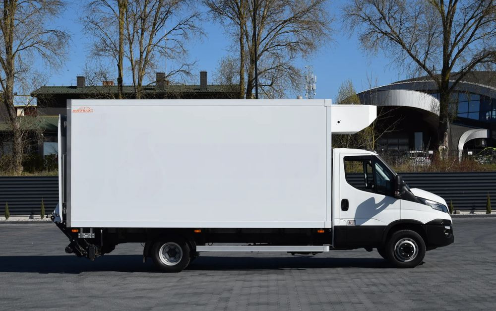 Iveco DAILY 70C18 / 3.0 - 180 KM / AUTOMAT HI-MATIC / 3 OSOBY / CHŁODNIA - MROŹNIA 4,55 M / AGREGAD FRIGOBLOCK / WINDA SORENSEN / KLIMA / TEMPOMAT / KAMERA COFANIA / REGULOWANE ZAWIESZENIE / SERWISOWA - Autocarro frigorifero: foto 4 Iveco DAILY 70C18 / 3.0 - 180 KM / AUTOMAT HI-MATIC / 3 OSOBY / CHŁODNIA - MROŹNIA 4,55 M / AGREGAD FRIGOBLOCK / WINDA SORENSEN / KLIMA / TEMPOMAT / KAMERA COFANIA / REGULOWANE ZAWIESZENIE / SERWISOWA - Autocarro frigorifero: foto 4