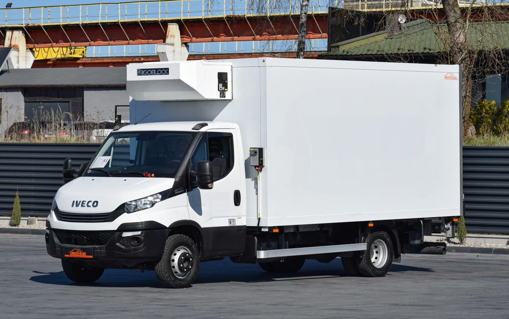 Iveco DAILY 70C18 / 3.0 - 180 KM / AUTOMAT HI-MATIC / 3 OSOBY / CHŁODNIA - MROŹNIA 4,55 M / AGREGAD FRIGOBLOCK / WINDA SORENSEN / KLIMA / TEMPOMAT / KAMERA COFANIA / REGULOWANE ZAWIESZENIE / SERWISOWA - Autocarro frigorifero: foto 1 Iveco DAILY 70C18 / 3.0 - 180 KM / AUTOMAT HI-MATIC / 3 OSOBY / CHŁODNIA - MROŹNIA 4,55 M / AGREGAD FRIGOBLOCK / WINDA SORENSEN / KLIMA / TEMPOMAT / KAMERA COFANIA / REGULOWANE ZAWIESZENIE / SERWISOWA - Autocarro frigorifero: foto 1
