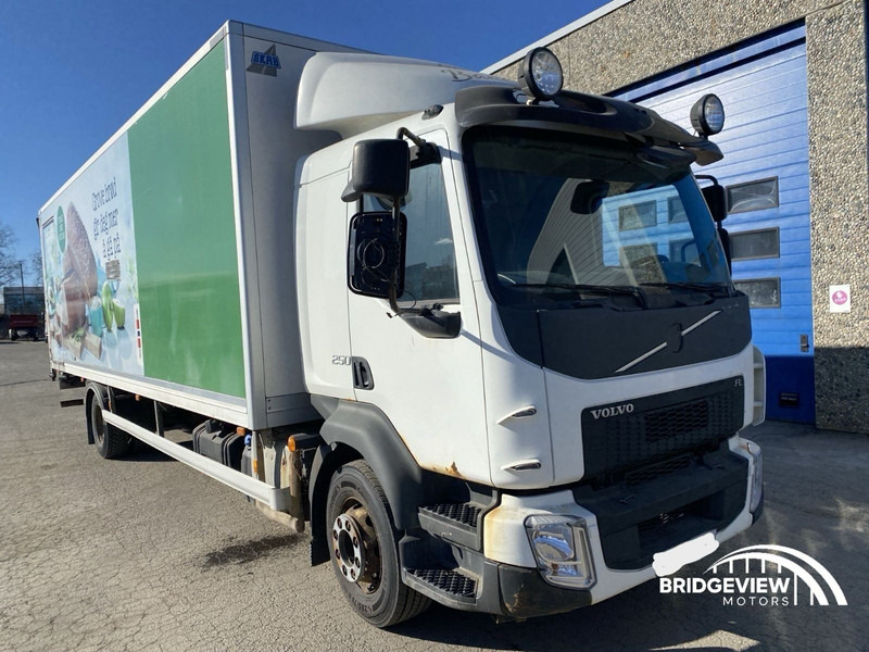 Volvo FL 250 - Autocarro frigorifero: foto 1 Volvo FL 250 - Autocarro frigorifero: foto 1