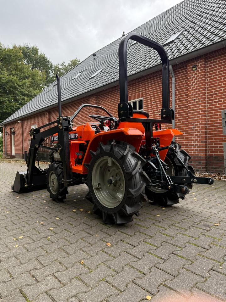 Kleintraktor Kubota B1502DT mit Frontlader ab 125 € pro Monat. - Trattore piccolo: foto 4 Kleintraktor Kubota B1502DT mit Frontlader ab 125 € pro Monat. - Trattore piccolo: foto 4