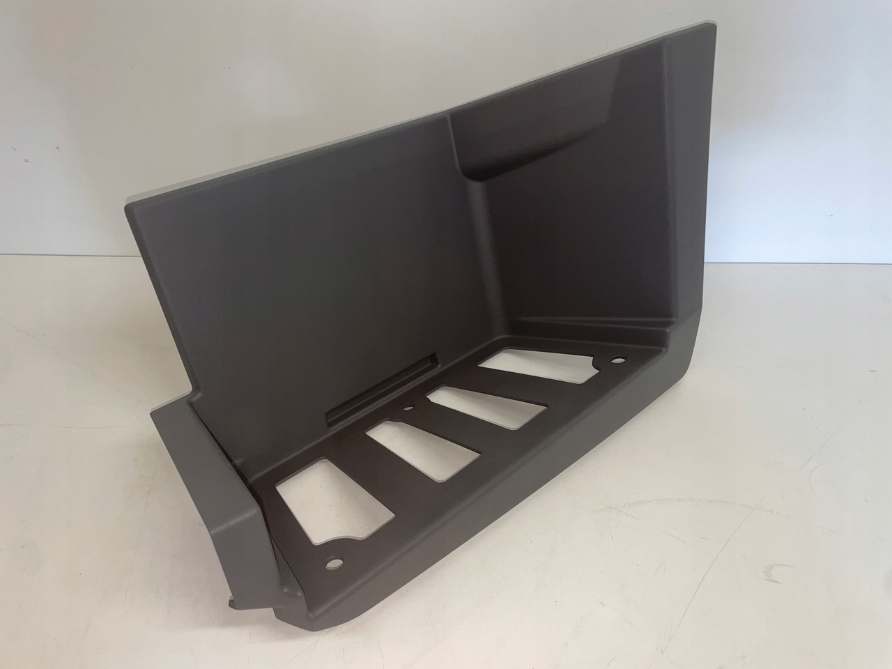 DOLNY STOPIEŃ STOPNICA MAN TGL TGM TGL-3 81615200327 - Gradino sottoscocca per Camion: foto 2 DOLNY STOPIEŃ STOPNICA MAN TGL TGM TGL-3 81615200327 - Gradino sottoscocca per Camion: foto 2