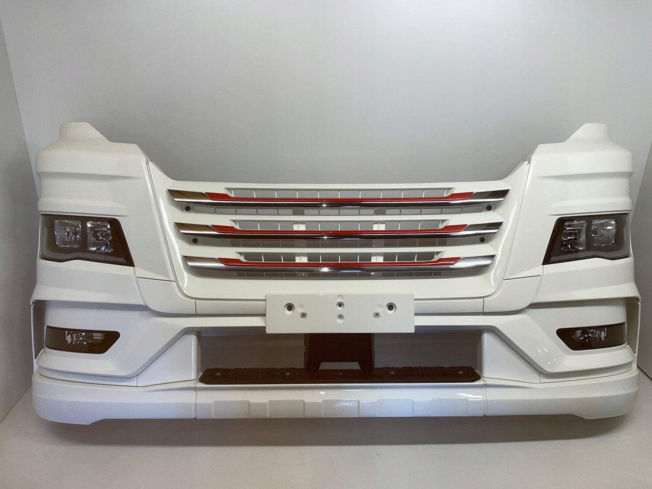 KOMPLETNY ZDERZAK MAN TG3 TGX3 TGX 3 ORYGINALNY KOLOR RAL 9010 - Paraurto per Camion: foto 1 KOMPLETNY ZDERZAK MAN TG3 TGX3 TGX 3 ORYGINALNY KOLOR RAL 9010 - Paraurto per Camion: foto 1