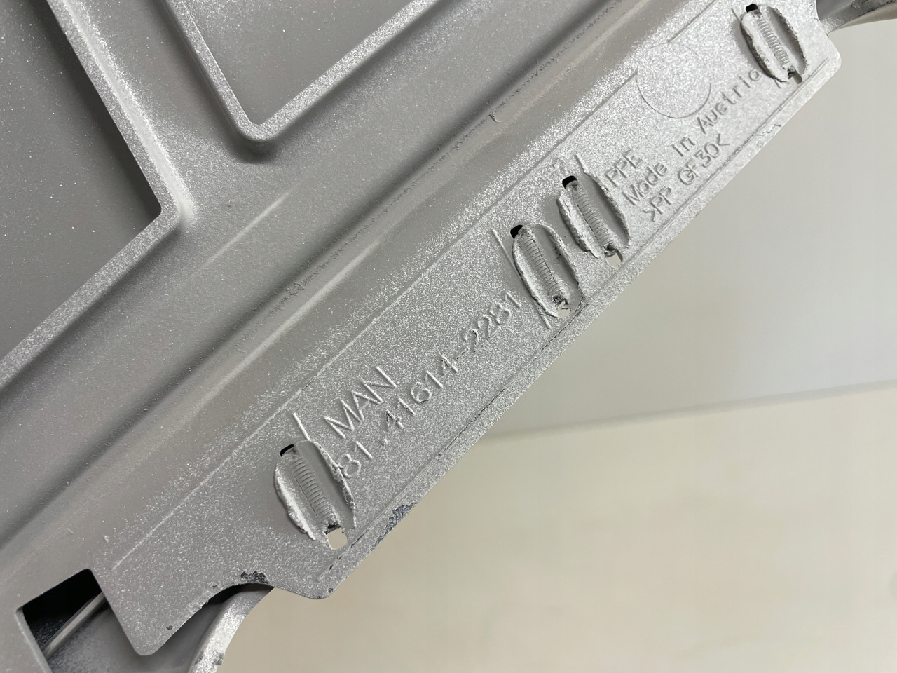 LEWA OSŁONA NA HALOGEN ZDERZAK MAN TG3 TGX 3 81416142277 - Paraurto per Camion: foto 5 LEWA OSŁONA NA HALOGEN ZDERZAK MAN TG3 TGX 3 81416142277 - Paraurto per Camion: foto 5