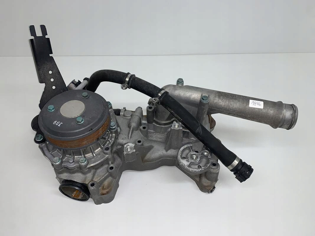 OBUDOWA POMPY WODY MAN TGX TGS EURO 6 D2676 - Pompa del liquido di raffreddamento per Camion: foto 1 OBUDOWA POMPY WODY MAN TGX TGS EURO 6 D2676 - Pompa del liquido di raffreddamento per Camion: foto 1