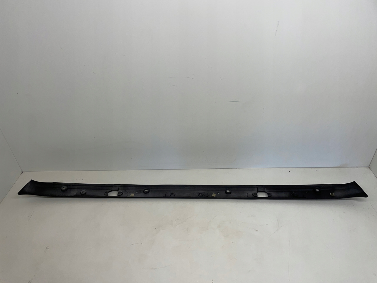 PODSZYBIE OSŁONA MASKOWNICA DAF 105 XF DAF 1665944 - Parabrezza per Camion: foto 4 PODSZYBIE OSŁONA MASKOWNICA DAF 105 XF DAF 1665944 - Parabrezza per Camion: foto 4