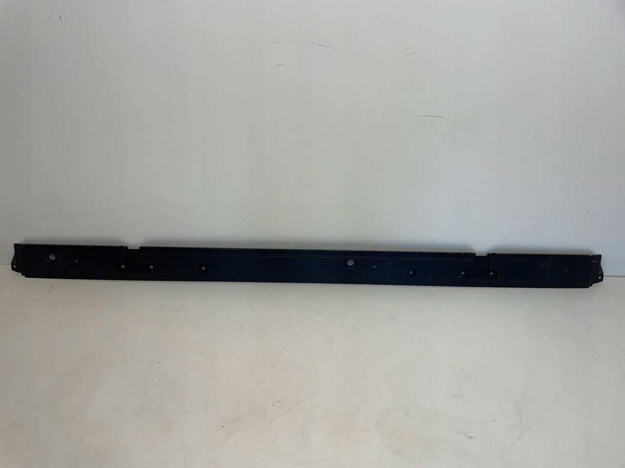 PODSZYBIEMASKOWNICA SZYBY OSŁONA DAF CV 1665944 - Parabrezza per Camion: foto 1 PODSZYBIEMASKOWNICA SZYBY OSŁONA DAF CV 1665944 - Parabrezza per Camion: foto 1