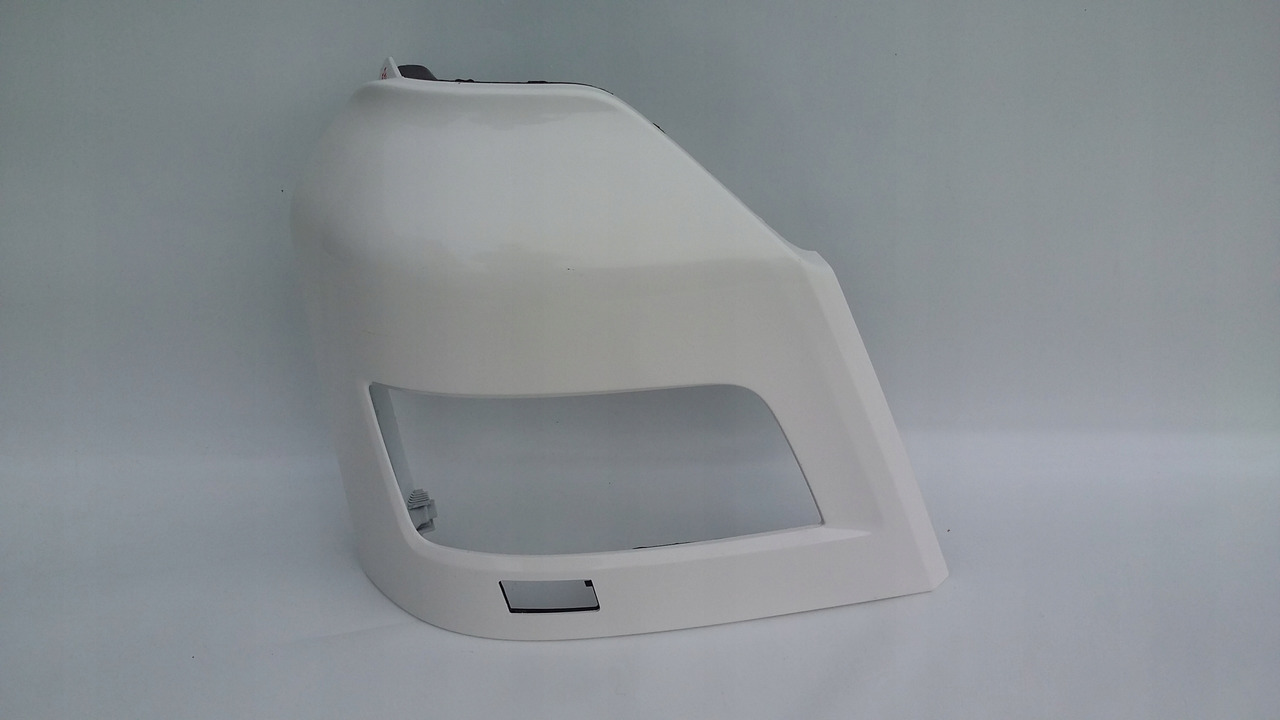 PRAWA OSŁONA REFLEKTORA NA XENON MAN TGX EURO 6 - Paraurto per Camion: foto 1 PRAWA OSŁONA REFLEKTORA NA XENON MAN TGX EURO 6 - Paraurto per Camion: foto 1