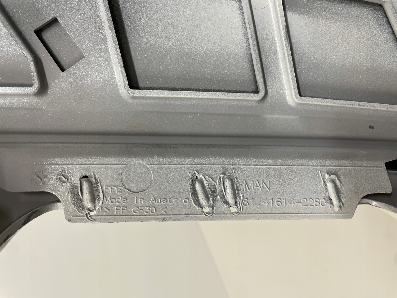 PRAWA OSŁONA ZDERZAKA ZDERZAK OKULAR MAN TGX3 TG3 TGX 3 81416142280 - Paraurto per Camion: foto 5 PRAWA OSŁONA ZDERZAKA ZDERZAK OKULAR MAN TGX3 TG3 TGX 3 81416142280 - Paraurto per Camion: foto 5