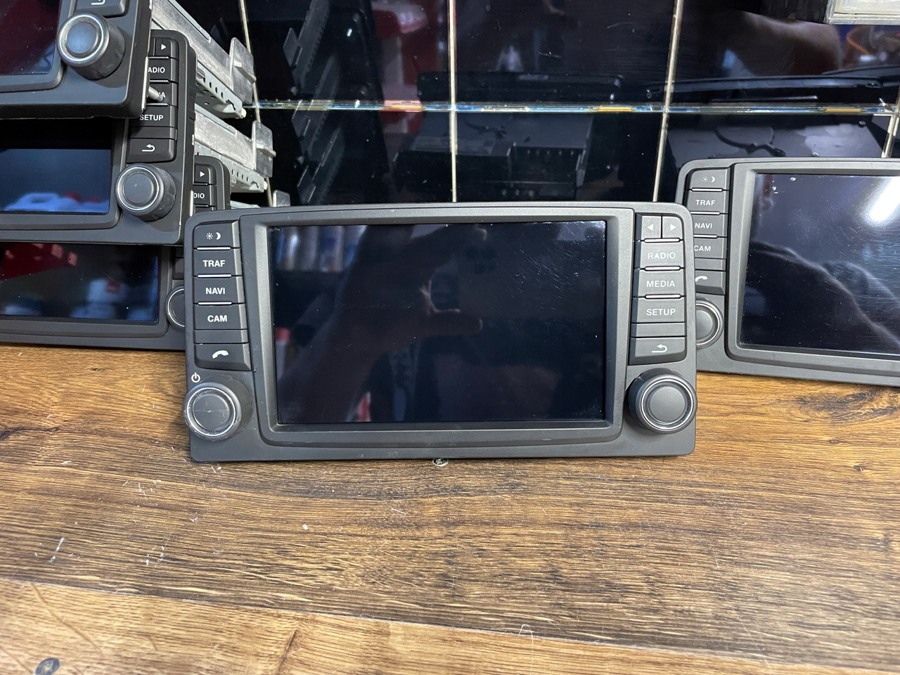 RADIO NAWIGACJA MAN TGS TGX EURO 6 81281006037 WYMIENIONY WYŚWIETLACZ - Sistema di navigazione per Camion: foto 2 RADIO NAWIGACJA MAN TGS TGX EURO 6 81281006037 WYMIENIONY WYŚWIETLACZ - Sistema di navigazione per Camion: foto 2