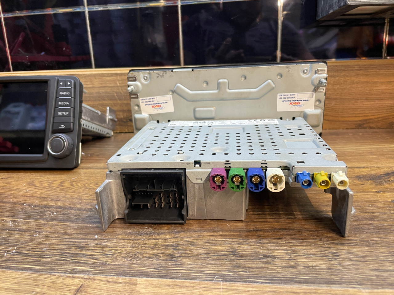 RADIO NAWIGACJA MAN TGS TGX EURO 6 81281006043 - Sistema di navigazione per Camion: foto 4 RADIO NAWIGACJA MAN TGS TGX EURO 6 81281006043 - Sistema di navigazione per Camion: foto 4