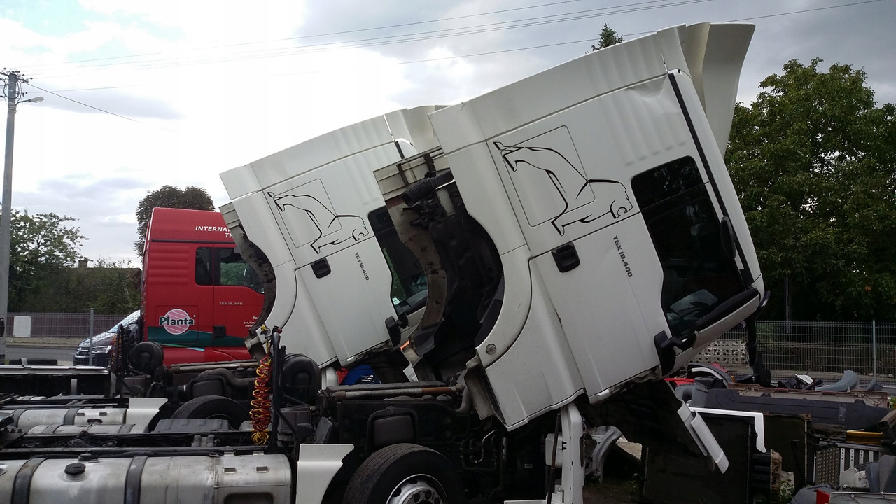 SPOILER SPOJLER OWIEWKA DACH DESKA MAN TGX XL - Aero kit/ Spoiler per Camion: foto 3 SPOILER SPOJLER OWIEWKA DACH DESKA MAN TGX XL - Aero kit/ Spoiler per Camion: foto 3