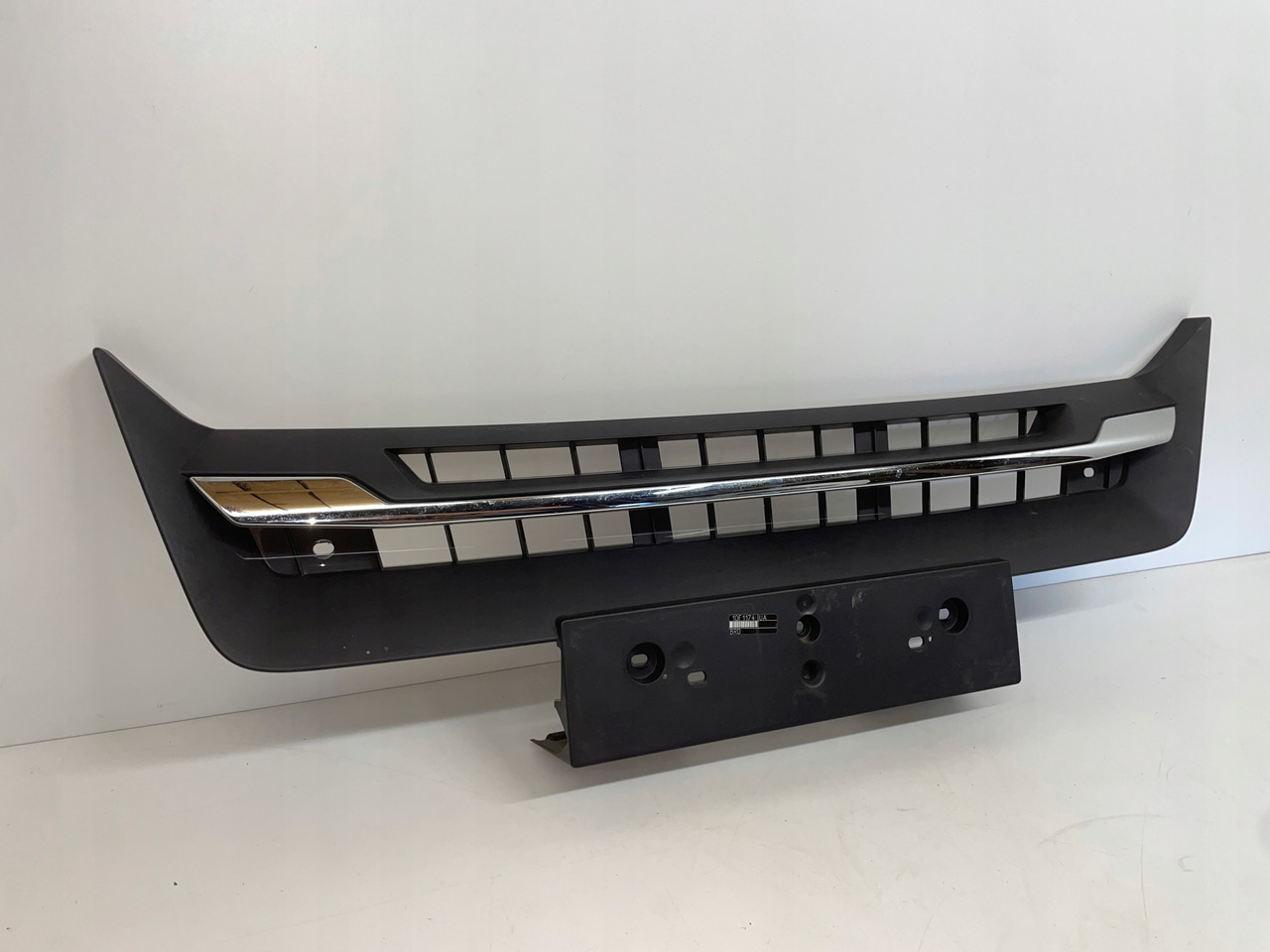 ŚRODKOWY GRILL CHROM ZDERZAKA MAN TGS TG3 TGS 3 ATRAPA 81416146086 - Griglia radiatore per Camion: foto 2 ŚRODKOWY GRILL CHROM ZDERZAKA MAN TGS TG3 TGS 3 ATRAPA 81416146086 - Griglia radiatore per Camion: foto 2