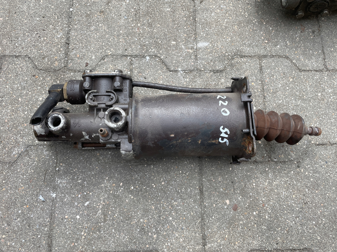 WYBIERAK SKRZYNI BIEGÓW WYSPRZĘGLIK ZAWÓR MAN TGA TGS TGX 9700514127 - Cilindro frizione per Camion: foto 1 WYBIERAK SKRZYNI BIEGÓW WYSPRZĘGLIK ZAWÓR MAN TGA TGS TGX 9700514127 - Cilindro frizione per Camion: foto 1