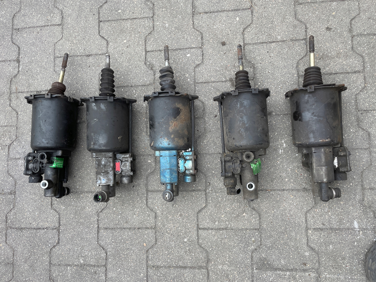 WYBIERAK SKRZYNI BIEGÓW WYSPRZĘGLIK ZAWÓR MAN TGA TGS TGX 9700514127 - Cilindro frizione per Camion: foto 2 WYBIERAK SKRZYNI BIEGÓW WYSPRZĘGLIK ZAWÓR MAN TGA TGS TGX 9700514127 - Cilindro frizione per Camion: foto 2