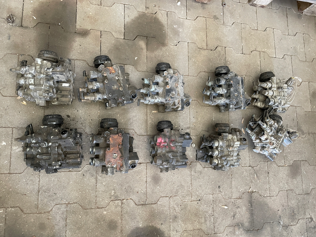 ZAWÓR PODUSZEK ECAS MAN TGA TGX TGS 4729000570 - Sospensione pneumatica per Camion: foto 4 ZAWÓR PODUSZEK ECAS MAN TGA TGX TGS 4729000570 - Sospensione pneumatica per Camion: foto 4