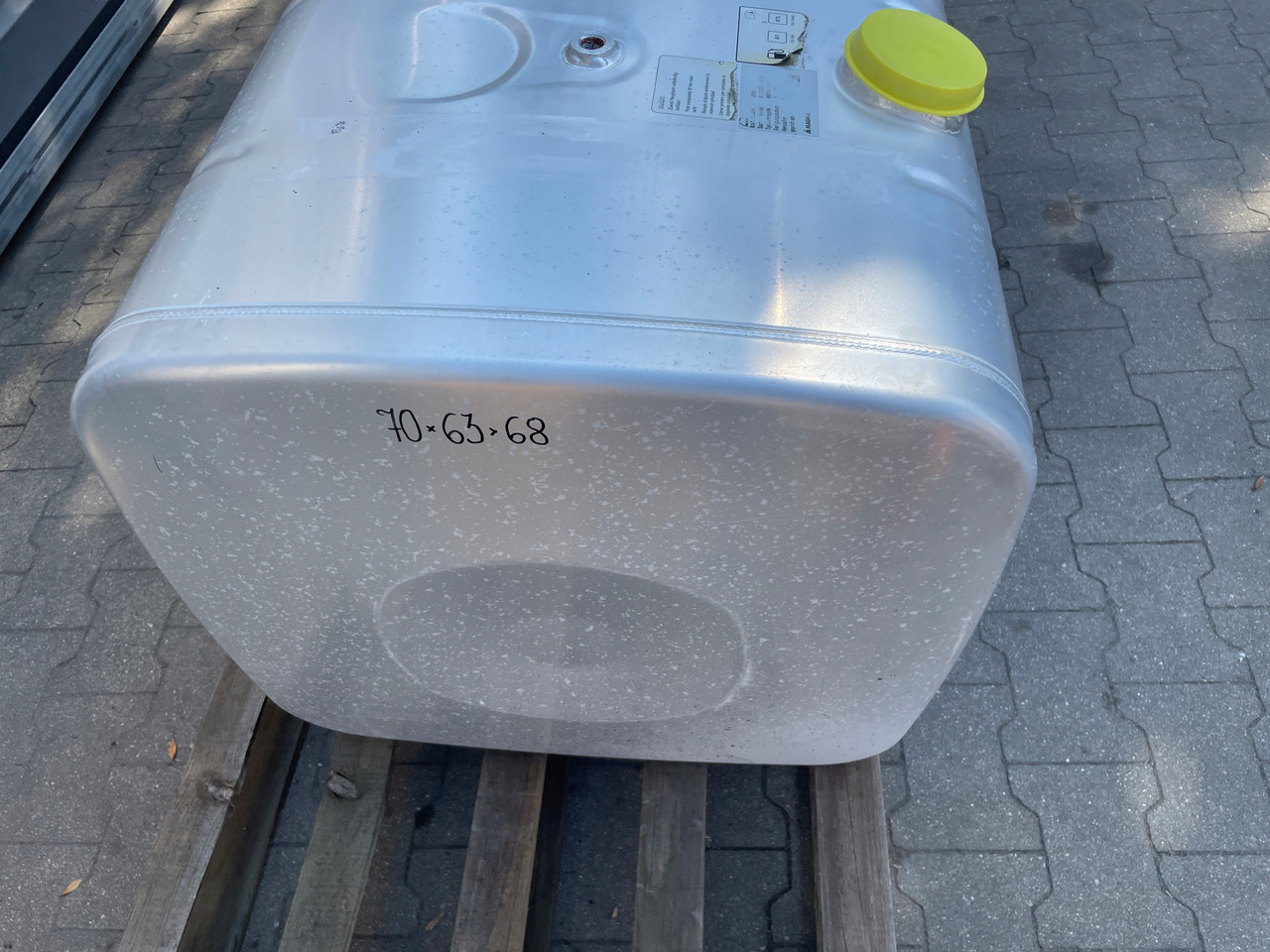 ZBIORNIK PALIWA MAN TGA TGX TGS 250L 81122016898 - Serbatoio carburante per Camion: foto 3 ZBIORNIK PALIWA MAN TGA TGX TGS 250L 81122016898 - Serbatoio carburante per Camion: foto 3