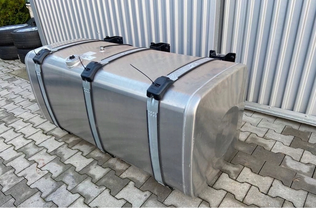 ZBIORNIK PALIWA MAN TGX TGS 710 L 81122016949 - Serbatoio carburante per Camion: foto 2 ZBIORNIK PALIWA MAN TGX TGS 710 L 81122016949 - Serbatoio carburante per Camion: foto 2