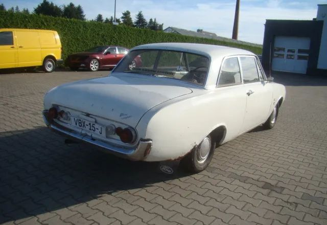 Ford Taunus - Berlina: foto 4 Ford Taunus - Berlina: foto 4
