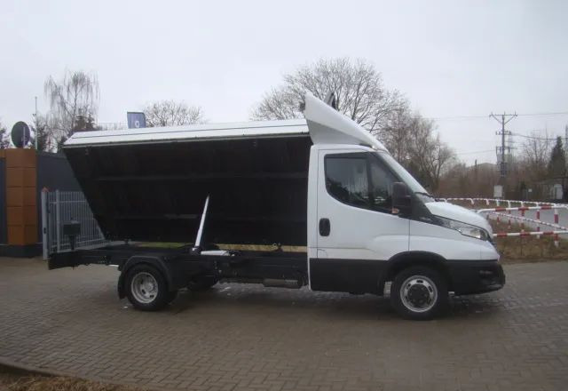 Iveco DAILY 35 C 15 3.5T 4.60M 3.5T NA HAKU CLIMATRONIC - Furgone ribaltabile: foto 4 Iveco DAILY 35 C 15 3.5T 4.60M 3.5T NA HAKU CLIMATRONIC - Furgone ribaltabile: foto 4