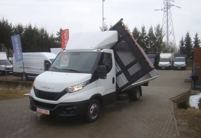 Iveco DAILY 35 C 15 3.5T 4.60M 3.5T NA HAKU CLIMATRONIC - Furgone ribaltabile: foto 1 Iveco DAILY 35 C 15 3.5T 4.60M 3.5T NA HAKU CLIMATRONIC - Furgone ribaltabile: foto 1