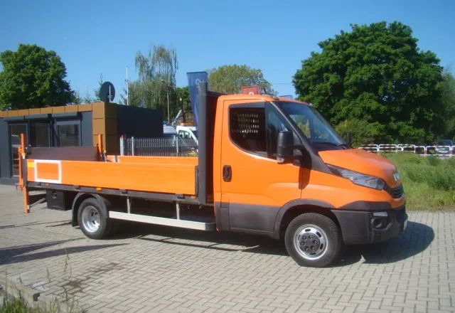 Iveco DAILY 35 C 15 WINDA 750KG 3.5T NA HAKU - Furgone con cassone fisso: foto 4 Iveco DAILY 35 C 15 WINDA 750KG 3.5T NA HAKU - Furgone con cassone fisso: foto 4