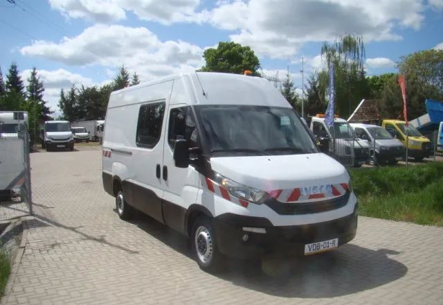 Iveco DAILY 35 S 16 REJESTRACJA NA 6-OSÓB SUPER NA KAMPERA - Furgone chiuso: foto 4 Iveco DAILY 35 S 16 REJESTRACJA NA 6-OSÓB SUPER NA KAMPERA - Furgone chiuso: foto 4