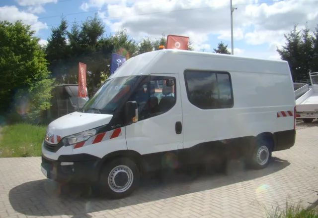 Iveco DAILY 35 S 16 REJESTRACJA NA 6-OSÓB SUPER NA KAMPERA - Furgone chiuso: foto 2 Iveco DAILY 35 S 16 REJESTRACJA NA 6-OSÓB SUPER NA KAMPERA - Furgone chiuso: foto 2
