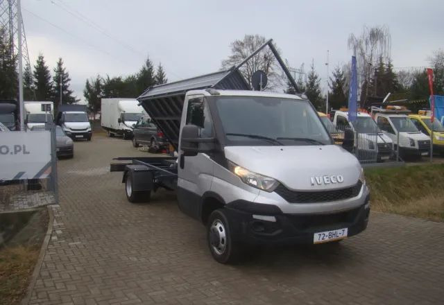 Iveco DAILY 50 C 17  3-STRONNA WYWROTKA 4.80M 3.5T - Furgone ribaltabile: foto 4 Iveco DAILY 50 C 17  3-STRONNA WYWROTKA 4.80M 3.5T - Furgone ribaltabile: foto 4