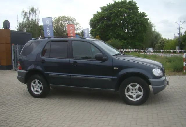 Mercedes-Benz ML 270 2.7CDI CIĘŻARYY 2-OSOBY 3.365KG-NA HAKU - Furgoncino: foto 5 Mercedes-Benz ML 270 2.7CDI CIĘŻARYY 2-OSOBY 3.365KG-NA HAKU - Furgoncino: foto 5