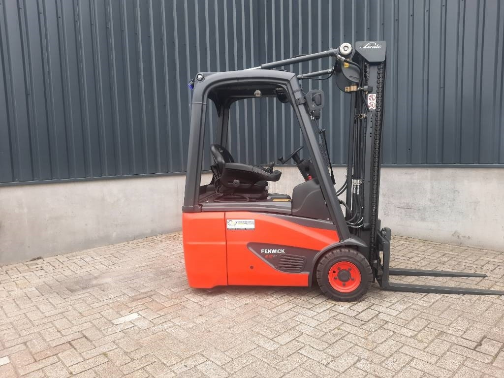 Linde E15-02 - Carrello elevatore elettrico: foto 3 Linde E15-02 - Carrello elevatore elettrico: foto 3