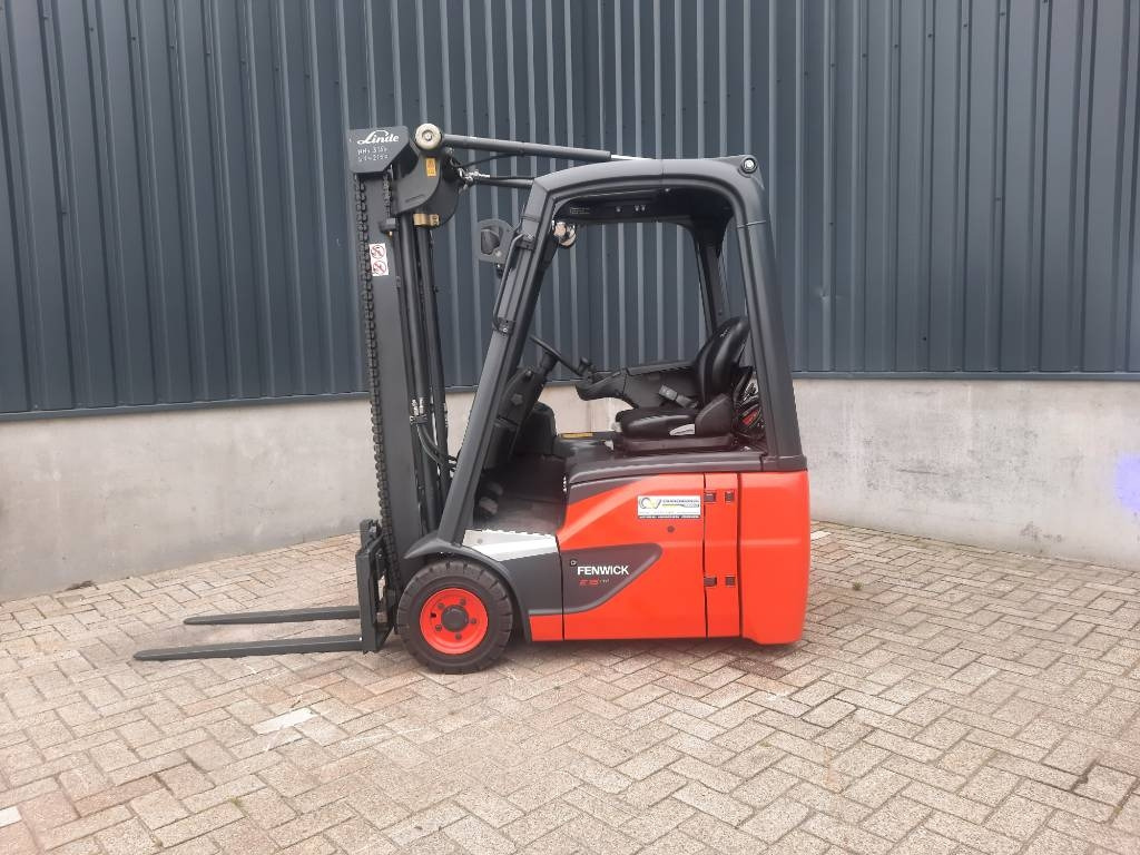Linde E15-02 - Carrello elevatore elettrico: foto 1 Linde E15-02 - Carrello elevatore elettrico: foto 1