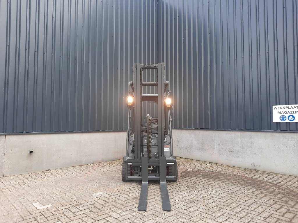 Linde E20L-02 - Carrello elevatore elettrico: foto 4 Linde E20L-02 - Carrello elevatore elettrico: foto 4