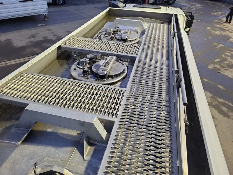 DAF CF 75.310 - Camion cisterna: foto 5 DAF CF 75.310 - Camion cisterna: foto 5