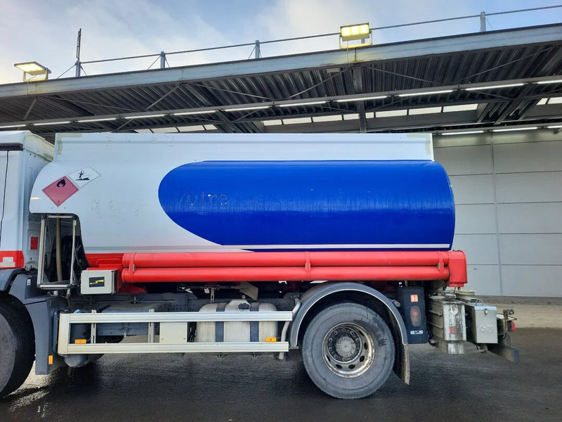 Mercedes-Benz Antos 1824 - Camion cisterna: foto 3 Mercedes-Benz Antos 1824 - Camion cisterna: foto 3