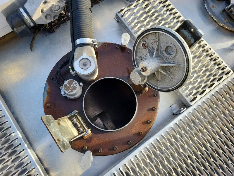 Mercedes-Benz Antos 1824 - Camion cisterna: foto 5 Mercedes-Benz Antos 1824 - Camion cisterna: foto 5