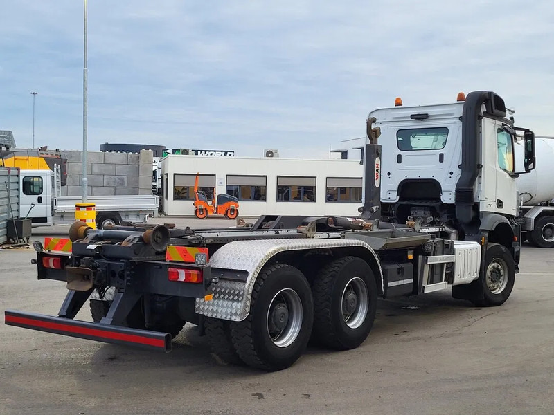 Mercedes-Benz Arocs 3342 Arocs - Camion con sistema di cavi: foto 4 Mercedes-Benz Arocs 3342 Arocs - Camion con sistema di cavi: foto 4