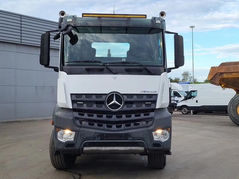 Mercedes-Benz Arocs 3342 Arocs - Camion con sistema di cavi: foto 5 Mercedes-Benz Arocs 3342 Arocs - Camion con sistema di cavi: foto 5