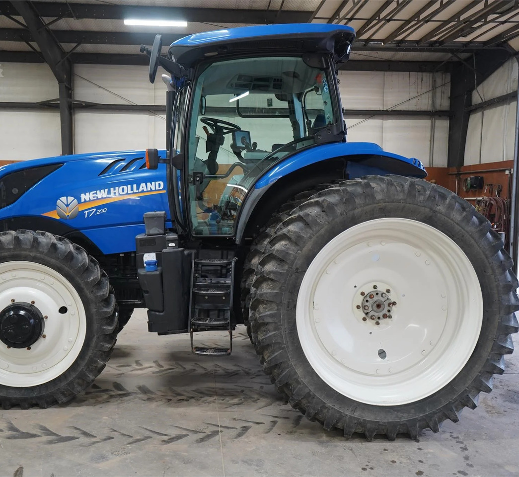 NEW HOLLAND T7.210 - Trattore: foto 2 NEW HOLLAND T7.210 - Trattore: foto 2