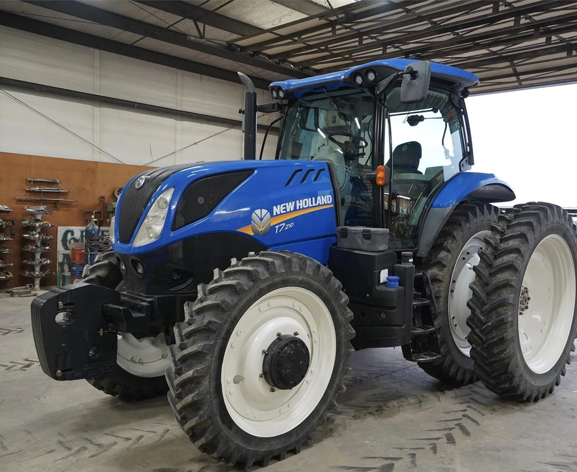 NEW HOLLAND T7.210 - Trattore: foto 1 NEW HOLLAND T7.210 - Trattore: foto 1