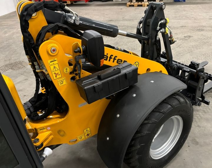 Schäffer 2430 HD - Minipala cingolata: foto 3 Schäffer 2430 HD - Minipala cingolata: foto 3