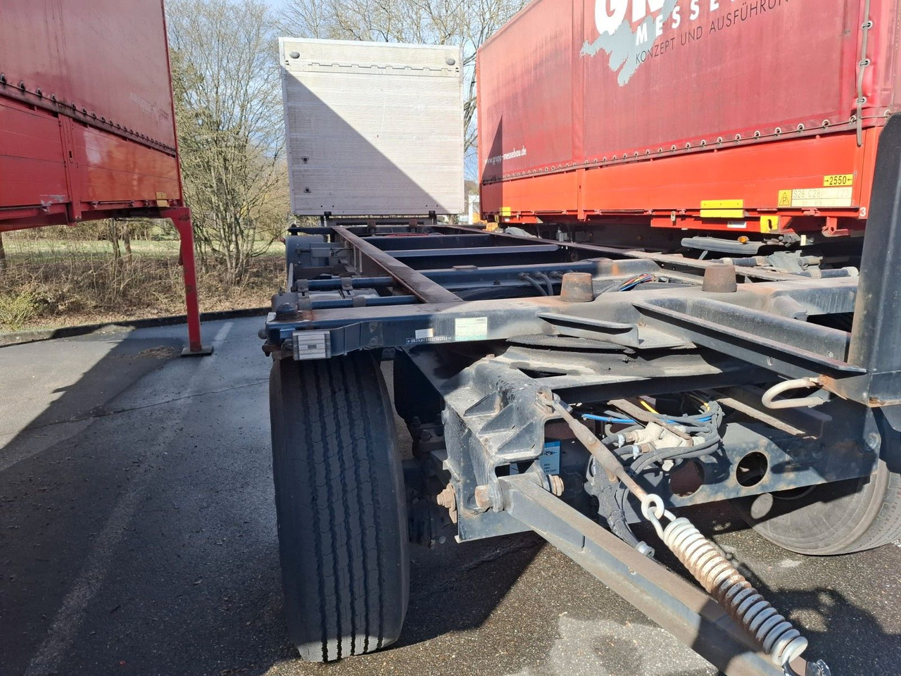 Krone AWE 18P, Ladebordwand BÄR 2,0 to - Rimorchio portacontainer/ Caisse interchangeable: foto 1 Krone AWE 18P, Ladebordwand BÄR 2,0 to - Rimorchio portacontainer/ Caisse interchangeable: foto 1