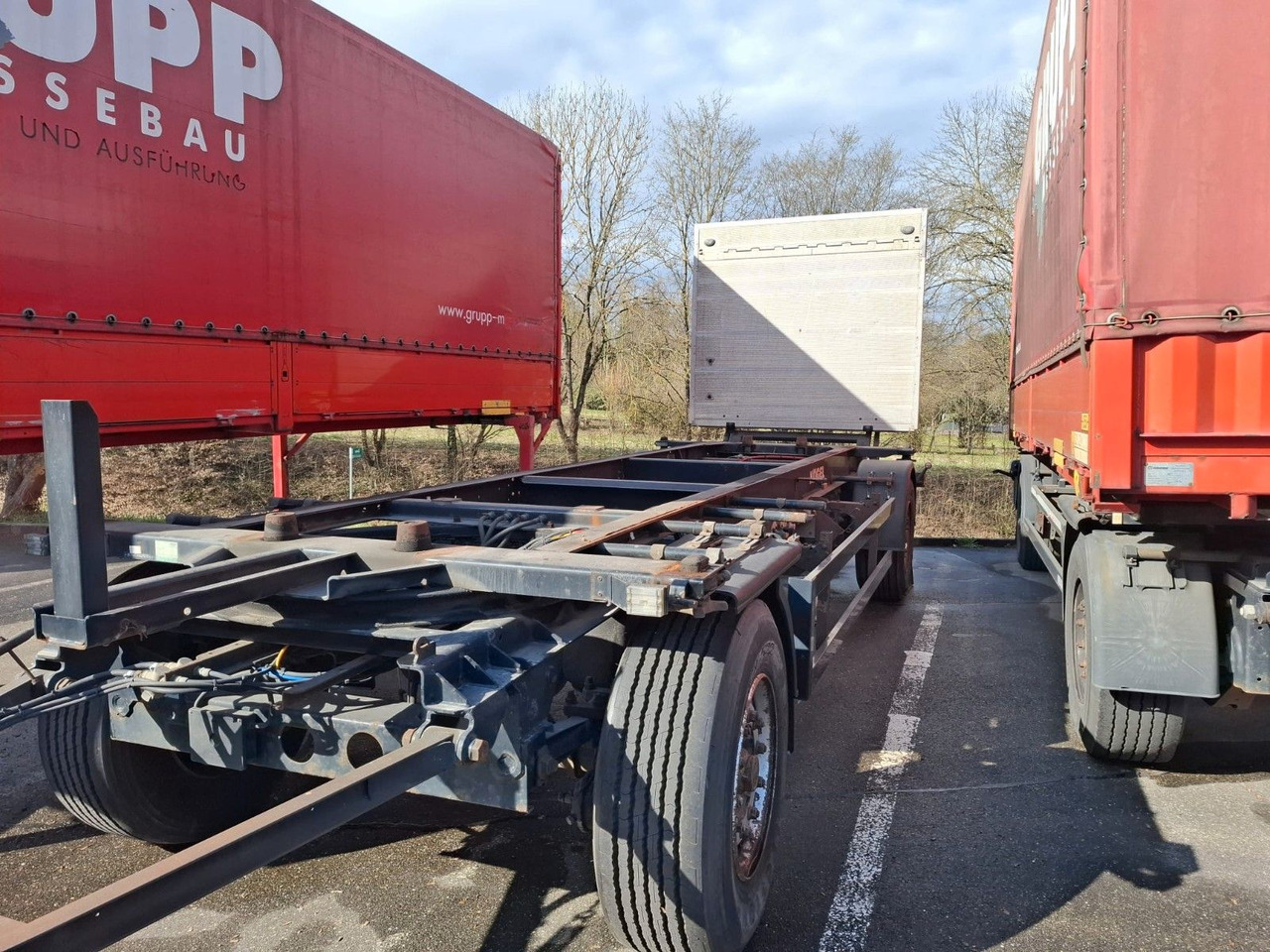 Krone AWE 18P, Ladebordwand BÄR 2,0 to - Rimorchio portacontainer/ Caisse interchangeable: foto 2 Krone AWE 18P, Ladebordwand BÄR 2,0 to - Rimorchio portacontainer/ Caisse interchangeable: foto 2