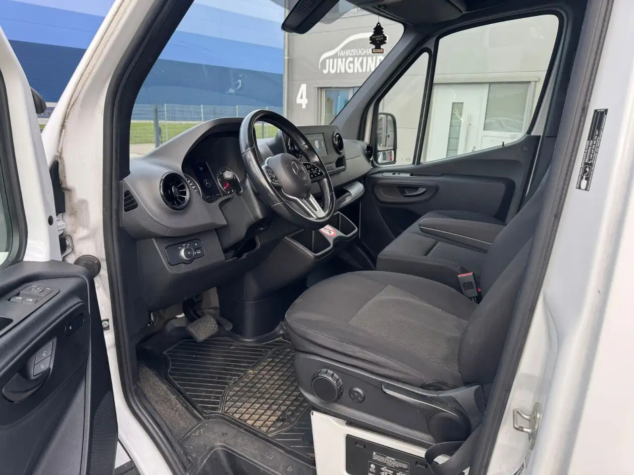 Mercedes-Benz Sprinter 317 CDI Maxi Lang LED MBUX Klima - Furgone chiuso: foto 3 Mercedes-Benz Sprinter 317 CDI Maxi Lang LED MBUX Klima - Furgone chiuso: foto 3