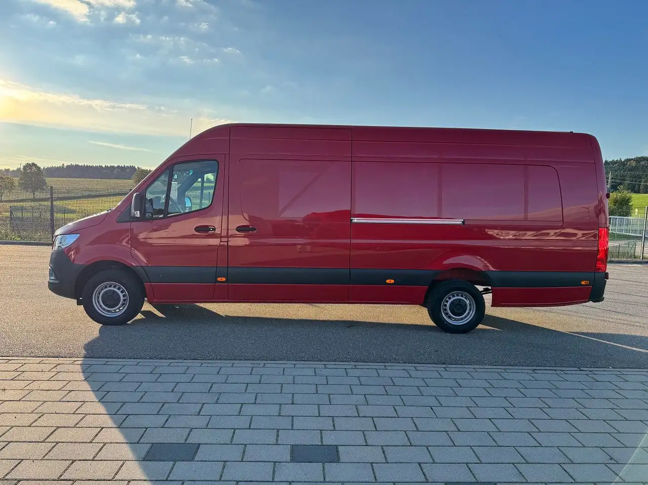 Mercedes-Benz Sprinter 317 Maxi Lang XXL Extralang MBUX Klima - Furgone chiuso: foto 3 Mercedes-Benz Sprinter 317 Maxi Lang XXL Extralang MBUX Klima - Furgone chiuso: foto 3